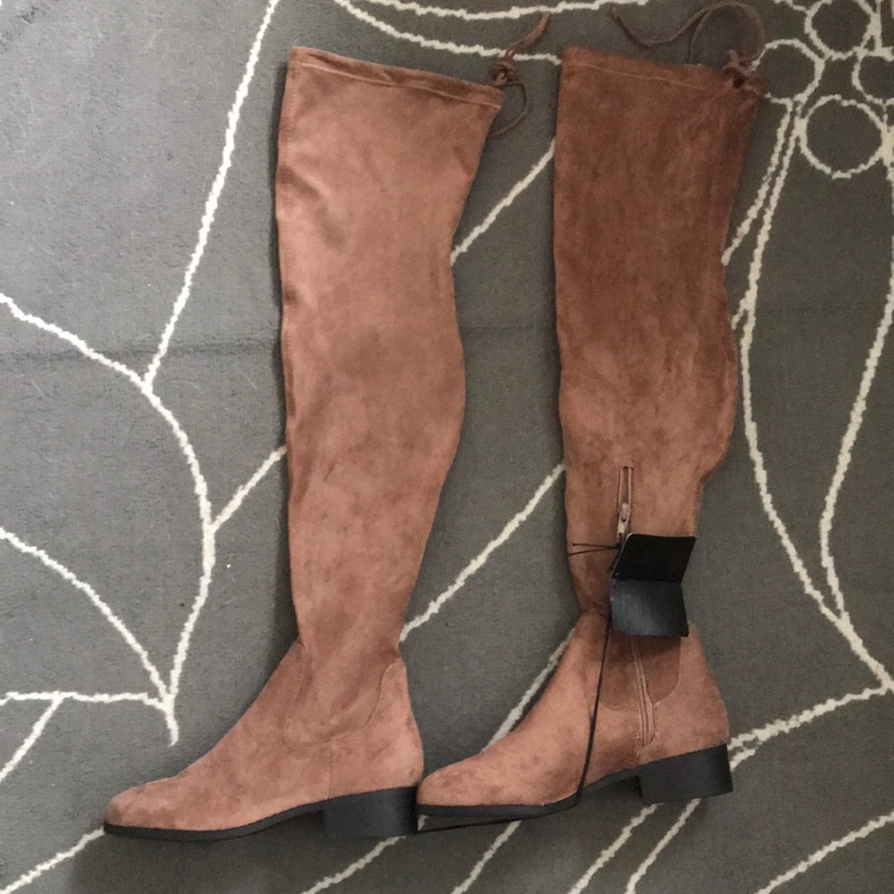 High Knee 👢 Boots